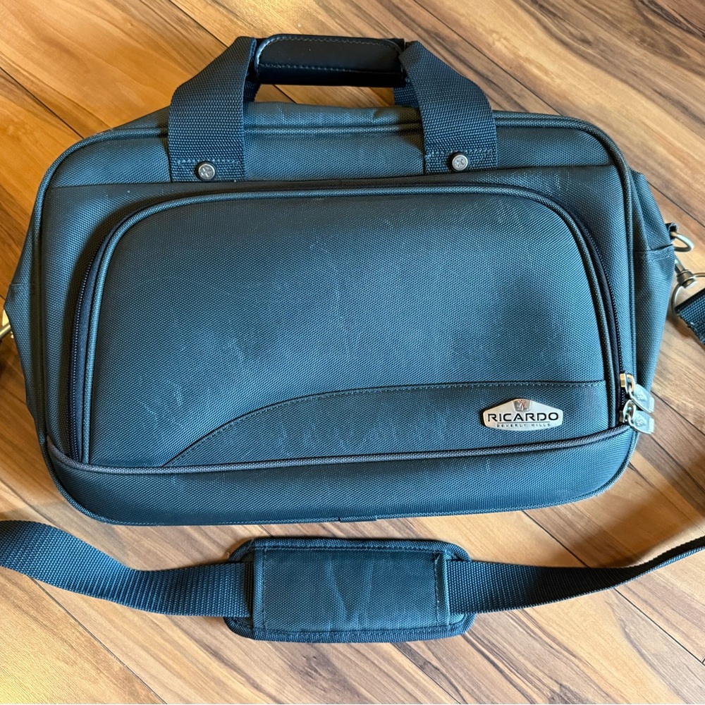 🖤 Ricardo Travelworks Laptop/Travel Bag